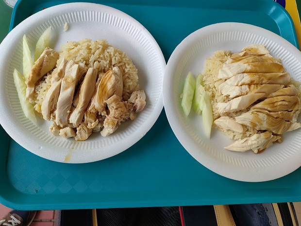 天天海南鶏飯(左)、Ah Tai Hainanese Chicken Rice(右)